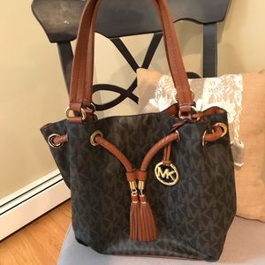 SOLD!!!Michael Kors shoulder bag